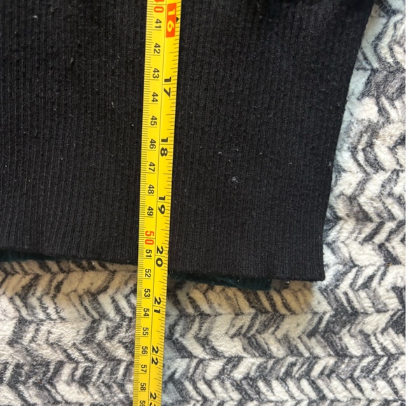 Express Women's Black and Dark Green Puff Sleeve Sweaters Bundle Size Medium - Picture 7 of 7